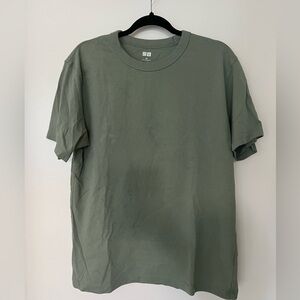 Uniqlo Medium T-Shirt